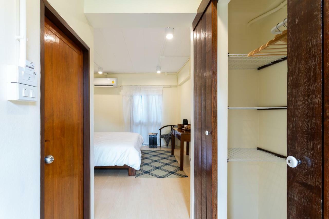 Baan Boon Bed & Breakfast Bangkok Exterior photo
